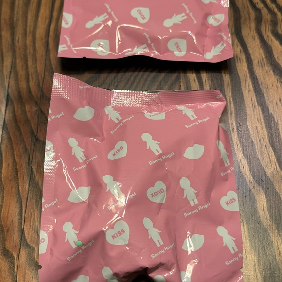 Sonny Angel Kiss Kiss Series - Picture 3 of 3